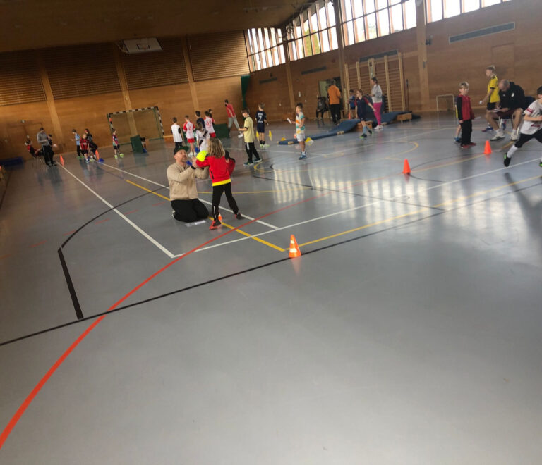 HALLENFUSSBALL MAL GANZ ANDERS